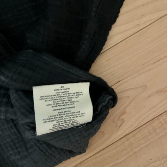 Pokoloko Crinkle Crop Top Black - Picture 5 of 5